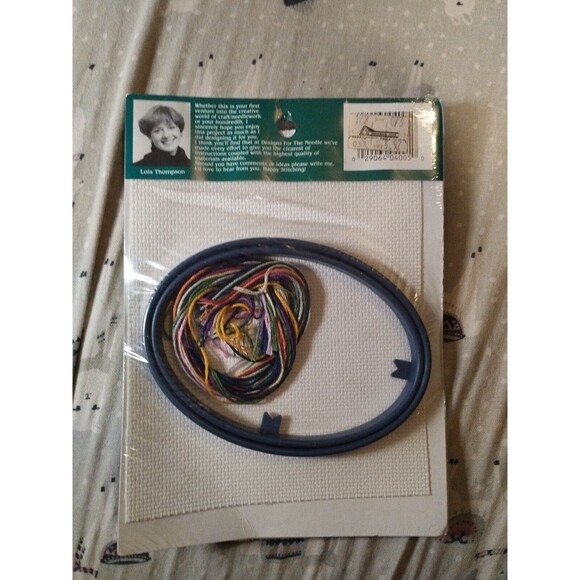 Designs for the Needle 1987 VTG Counted Cross Stitch #4005 Garden Bunny 4x5.5" - Picture 2 of 2